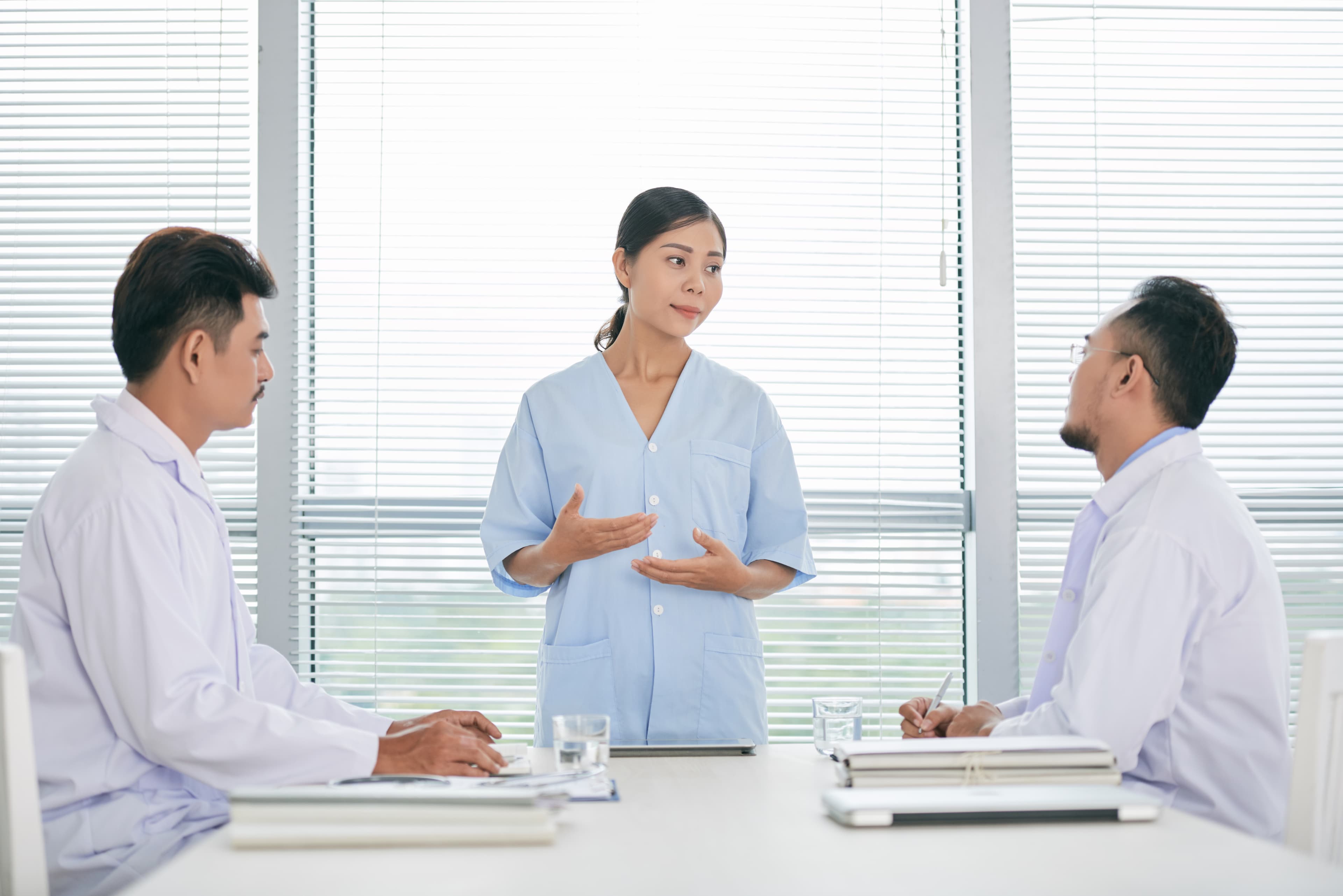 เรื่องเล่าเร้าพลัง : ผมสีดอกเลา แววตาและความหวัง